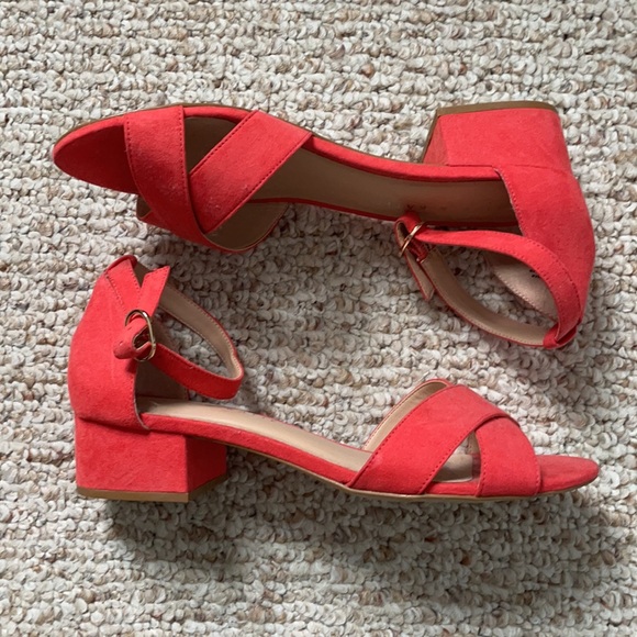 Sandals - Picture 2 of 3